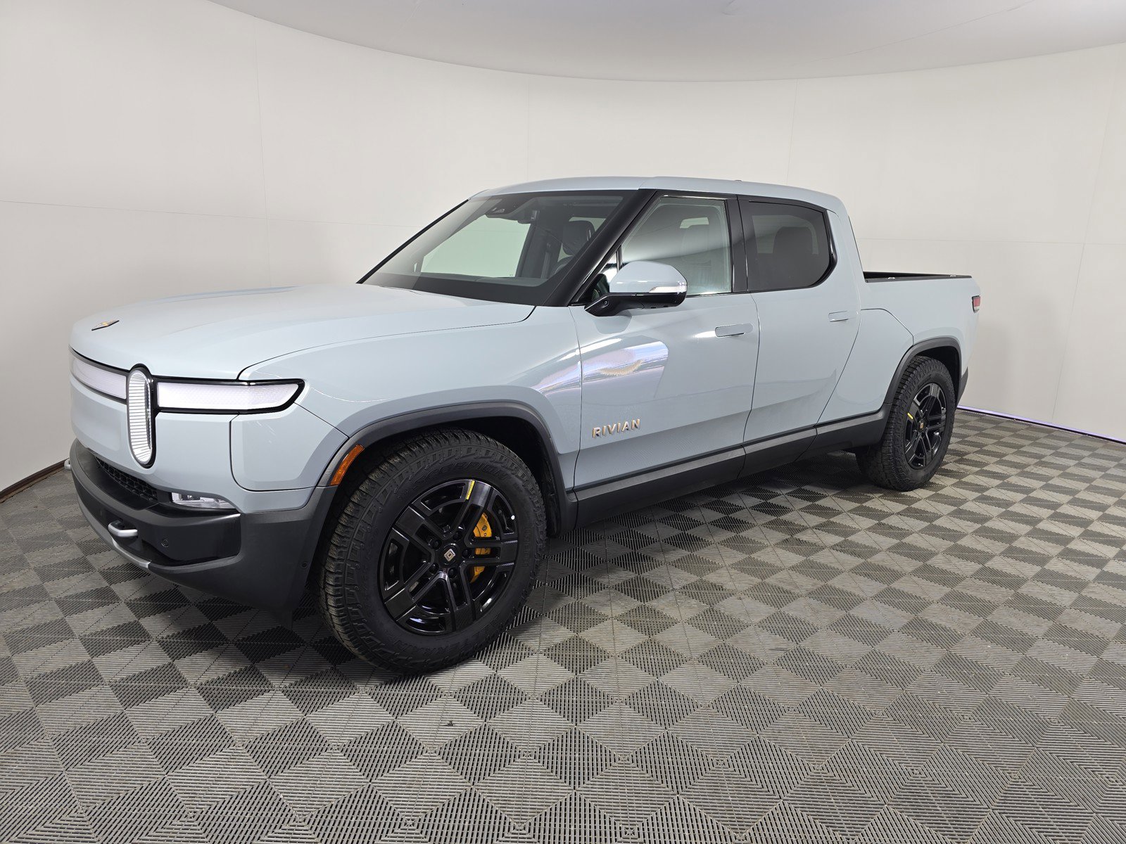 Used 2024 Rivian R1T Adventure