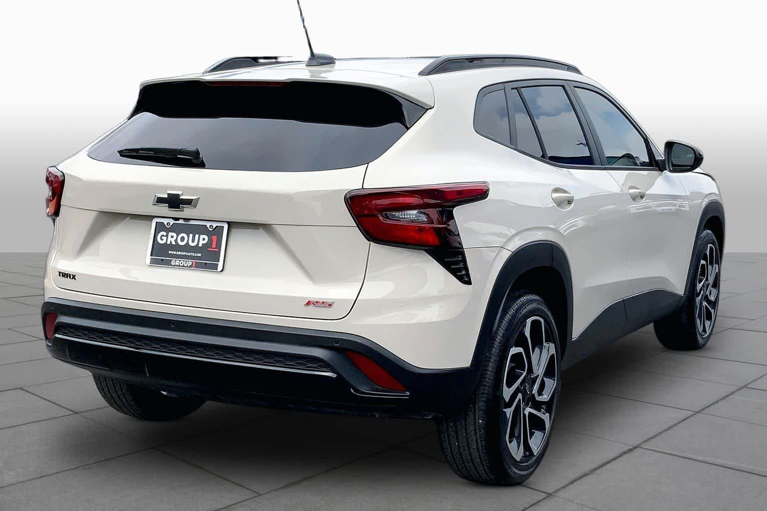 Certified 2026 Chevrolet Trax RS w/ Sunroof Package FWD image 13