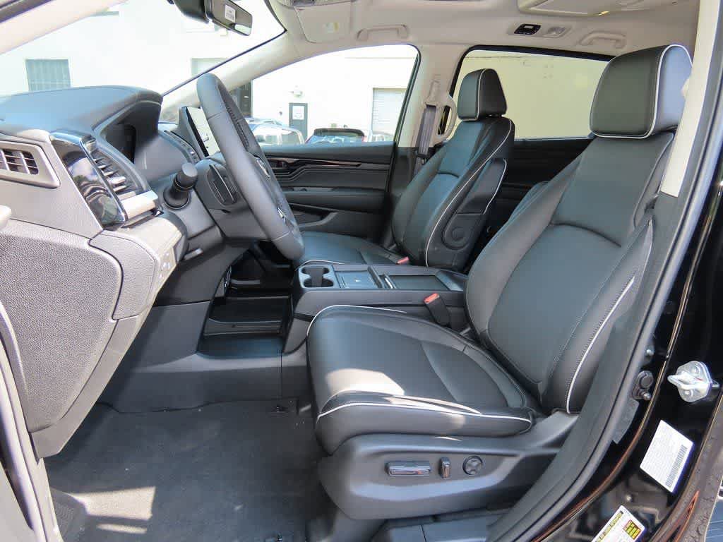 New 2026 Honda Odyssey Touring image 13