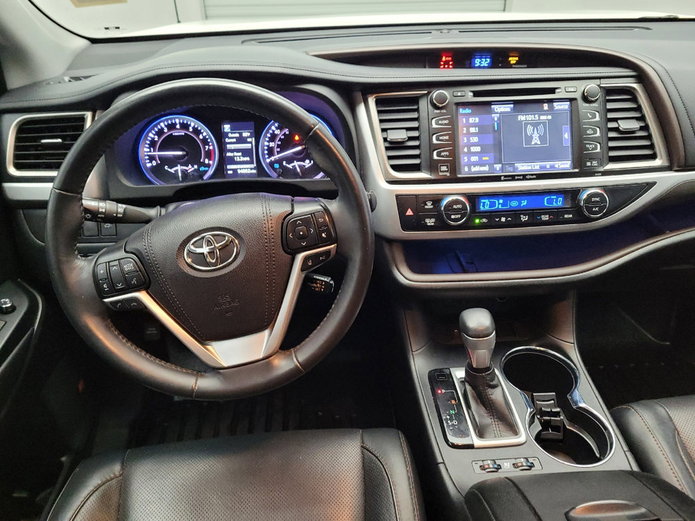 Used 2019 Toyota Highlander Limited image 22