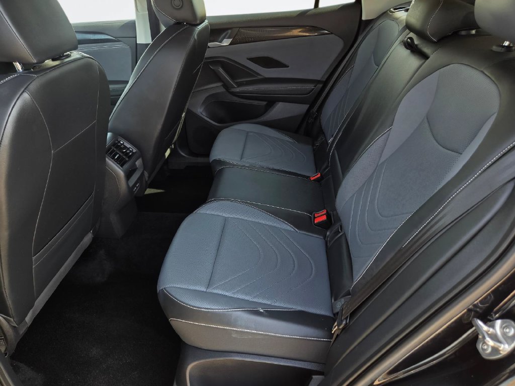 Used 2026 Volkswagen Tiguan SE FWD image 33