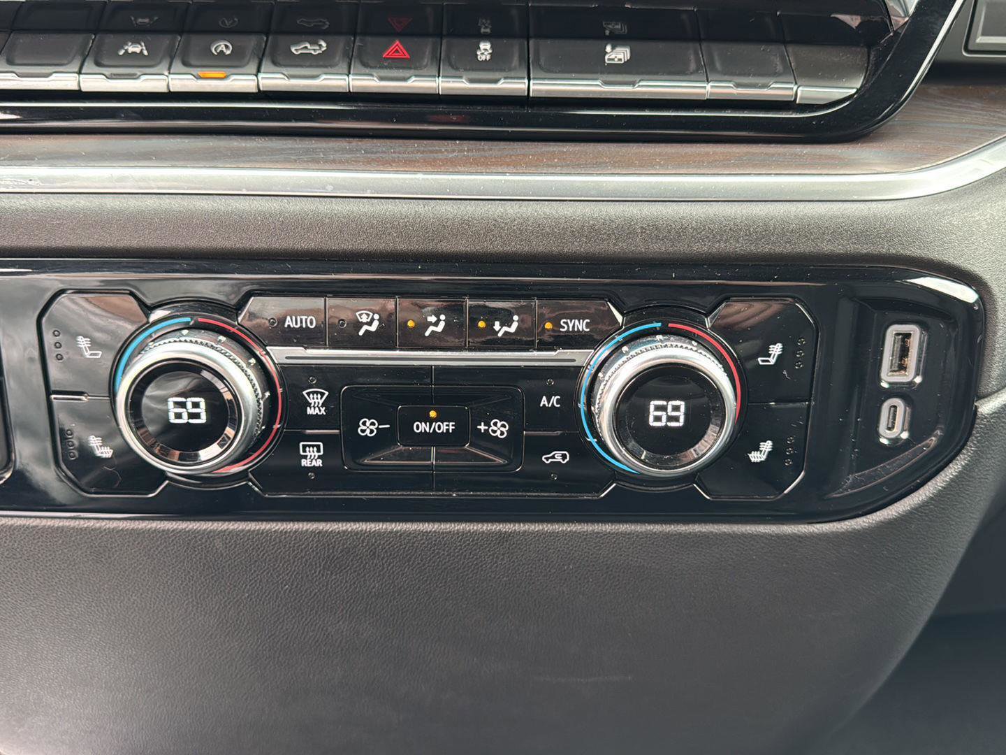 Used 2025 GMC Sierra 1500 SLT image 16