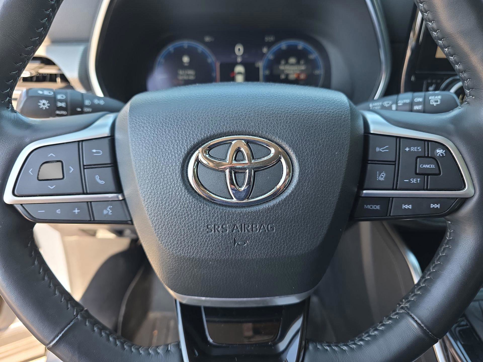 Used 2023 Toyota Highlander Platinum image 27