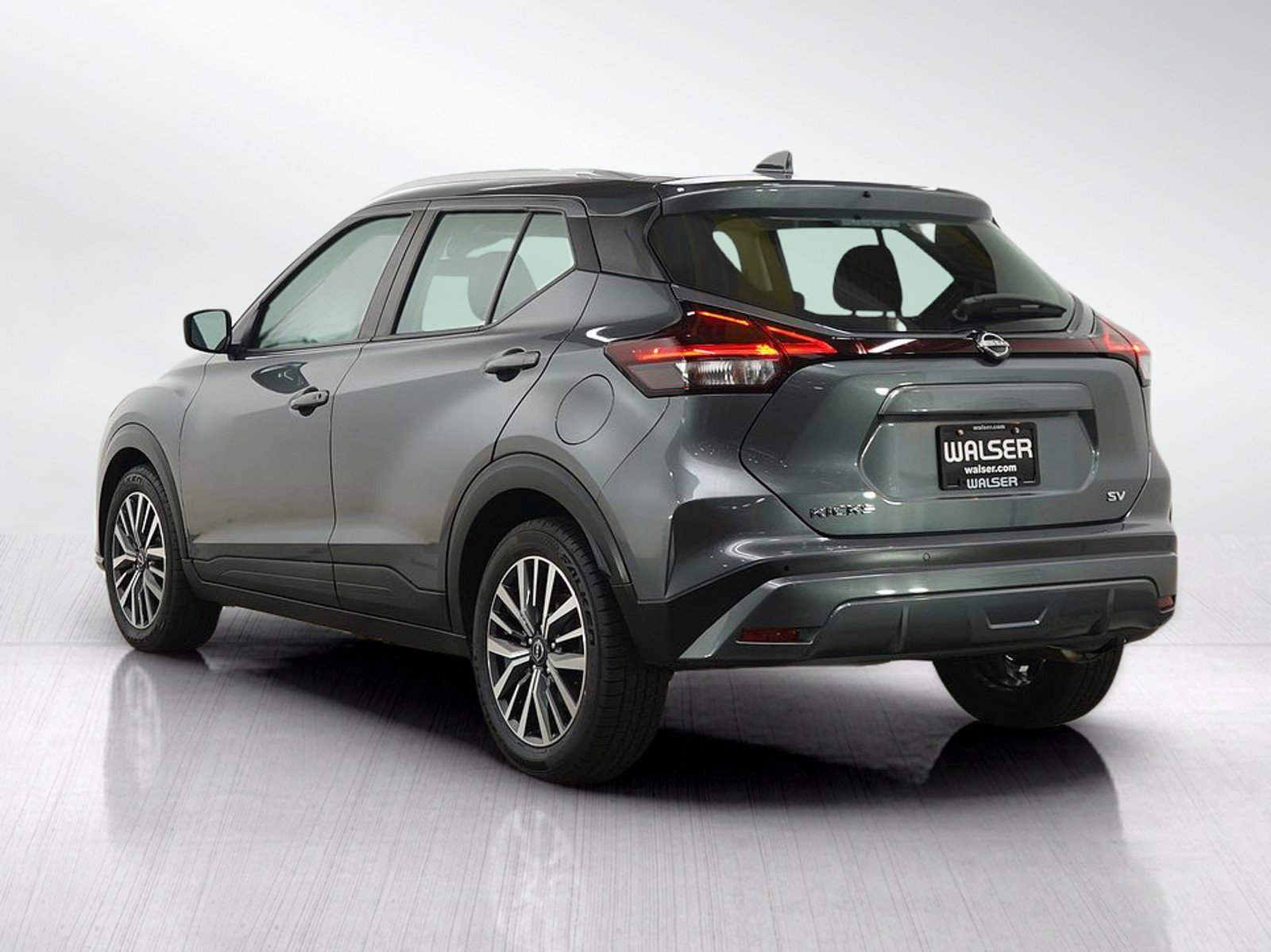 Used 2022 Nissan Kicks SV FWD image 4