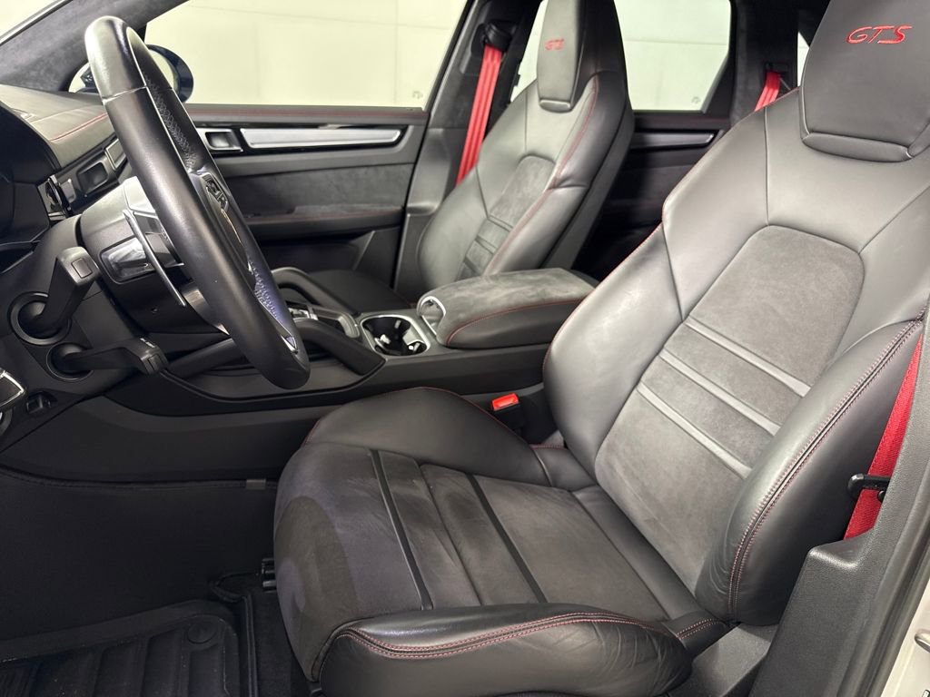 Used 2023 Porsche Cayenne GTS image 10