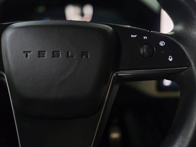 Used 2023 Tesla Model X Plaid image 24