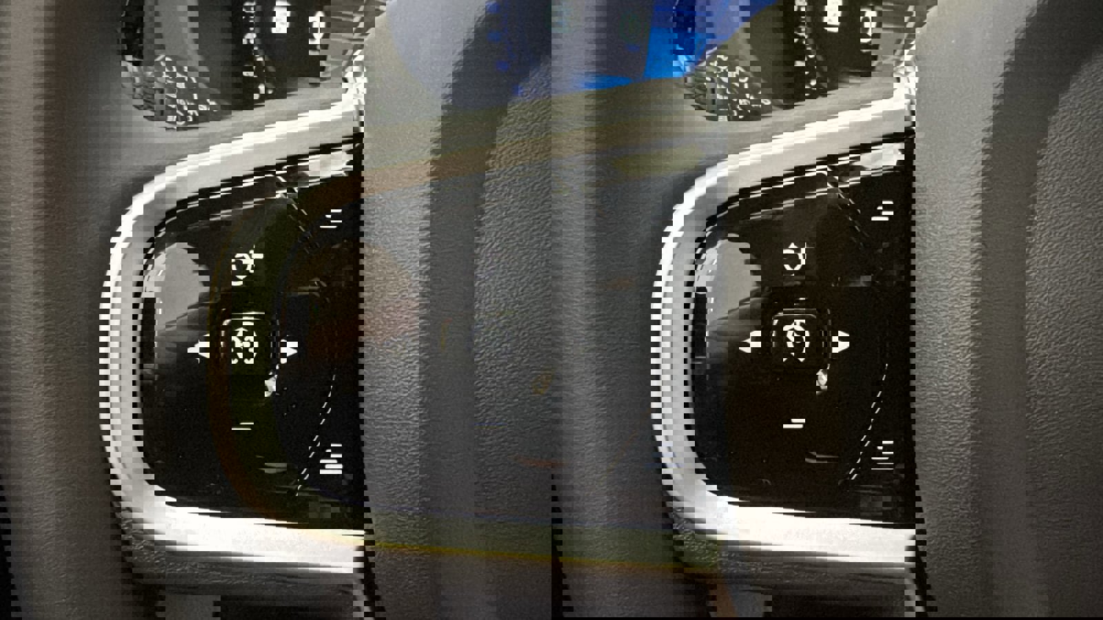 Used 2026 Volvo XC60 B5 Plus w/ Protection Package Premier image 13