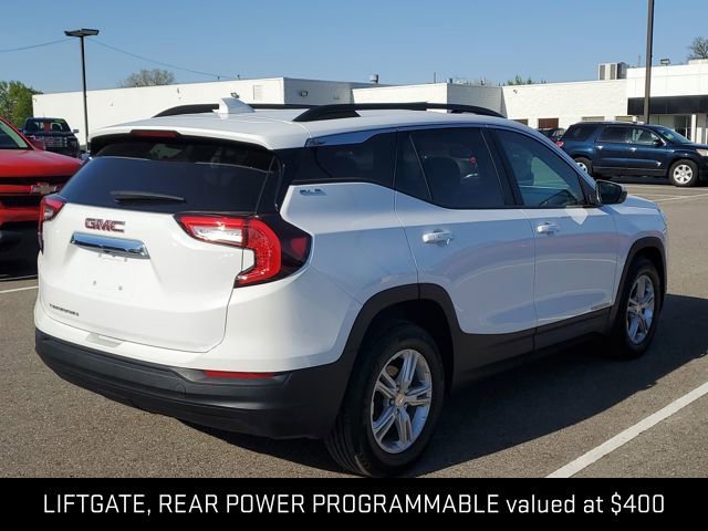 Used 2022 GMC Terrain SLE w/ Driver Convenience Package FWD image 4