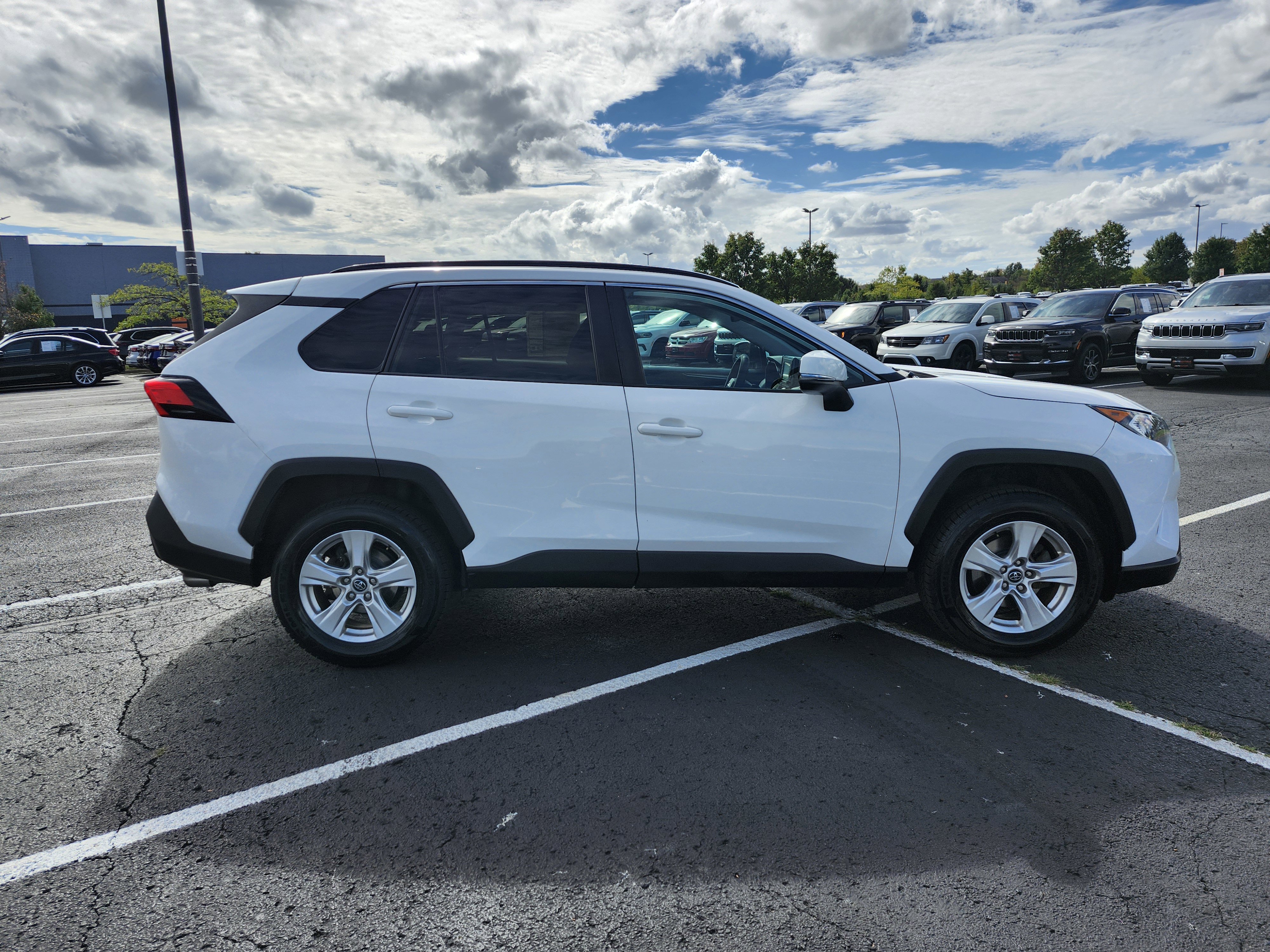 Used 2020 Toyota RAV4 XLE image 11