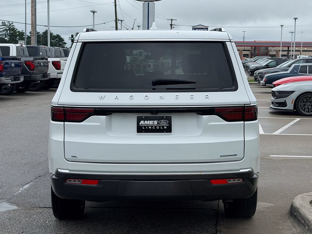 Used 2022 Jeep Wagoneer Series III w/ Premium Group I AWD/4WD image 5