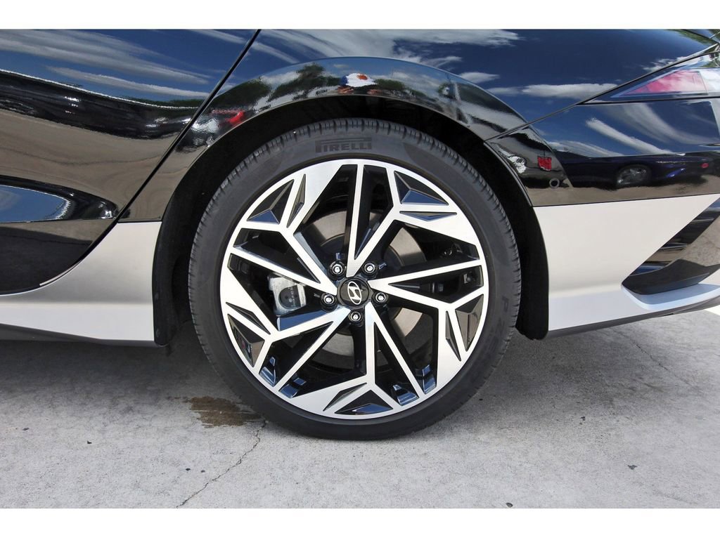 Used 2024 Hyundai Ioniq 6 Limited image 33