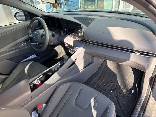 Used 2023 Hyundai Elantra Blue FWD image 35