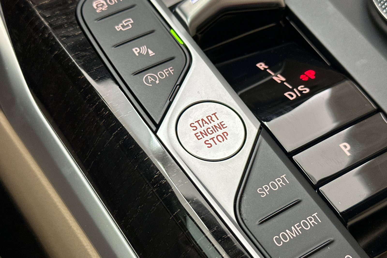 Certified 2024 BMW 330i Sedan w/ Convenience Package image 32