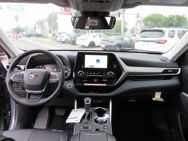 New 2026 Toyota Highlander XLE image 25