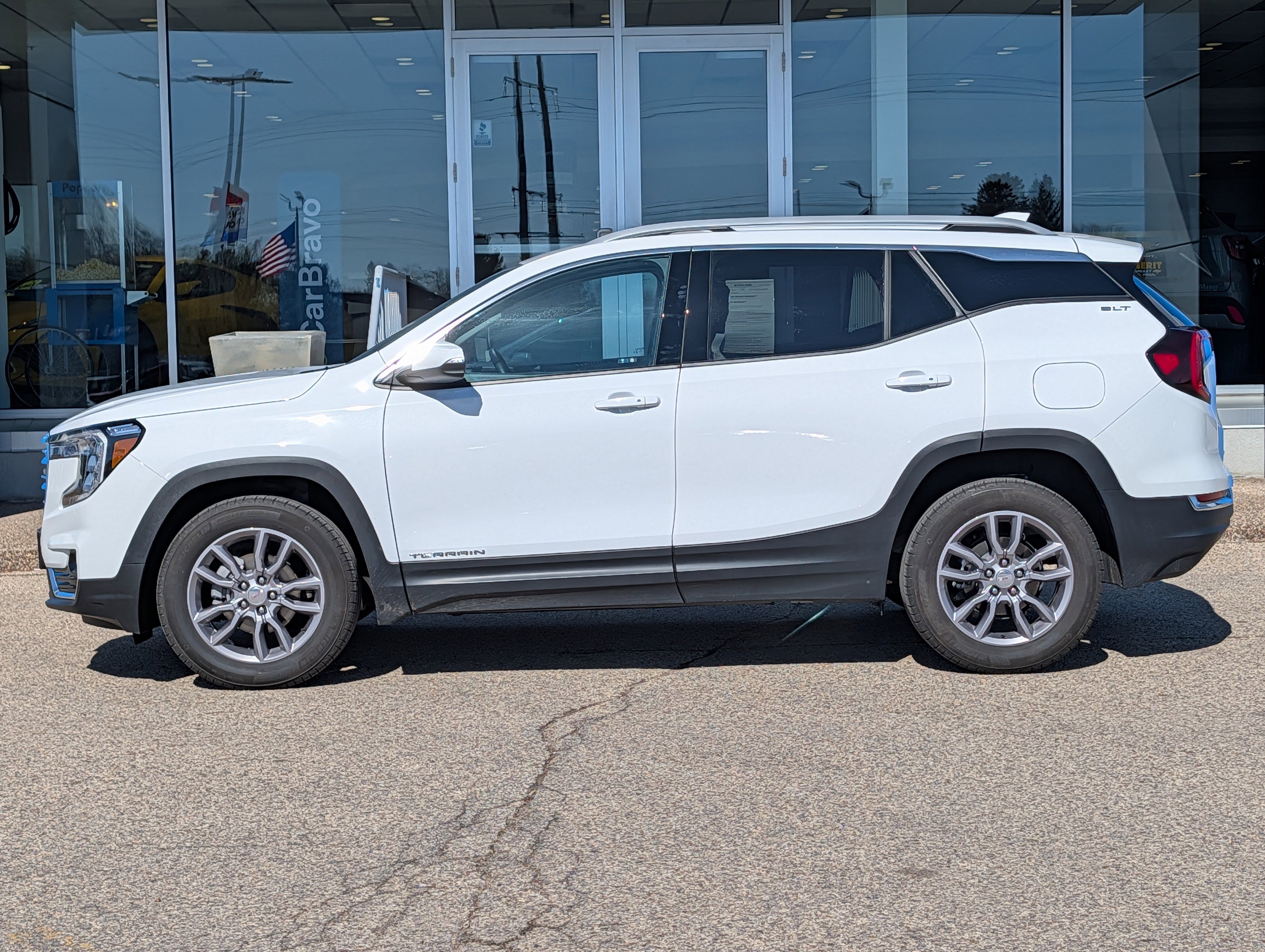 Certified 2024 GMC Terrain SLT AWD/4WD image 5