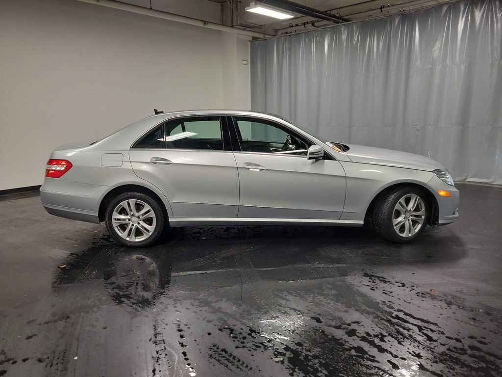 Used 2011 Mercedes-Benz E 350 4MATIC Sedan image 10