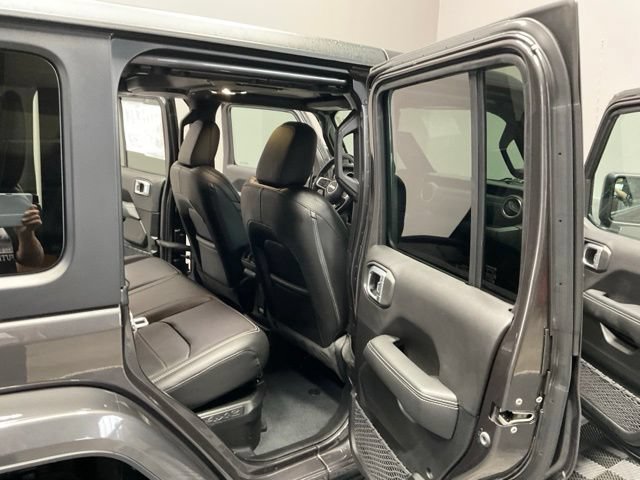 Used 2022 Jeep Wrangler Unlimited Sahara w/ Cold Weather Group AWD/4WD image 26