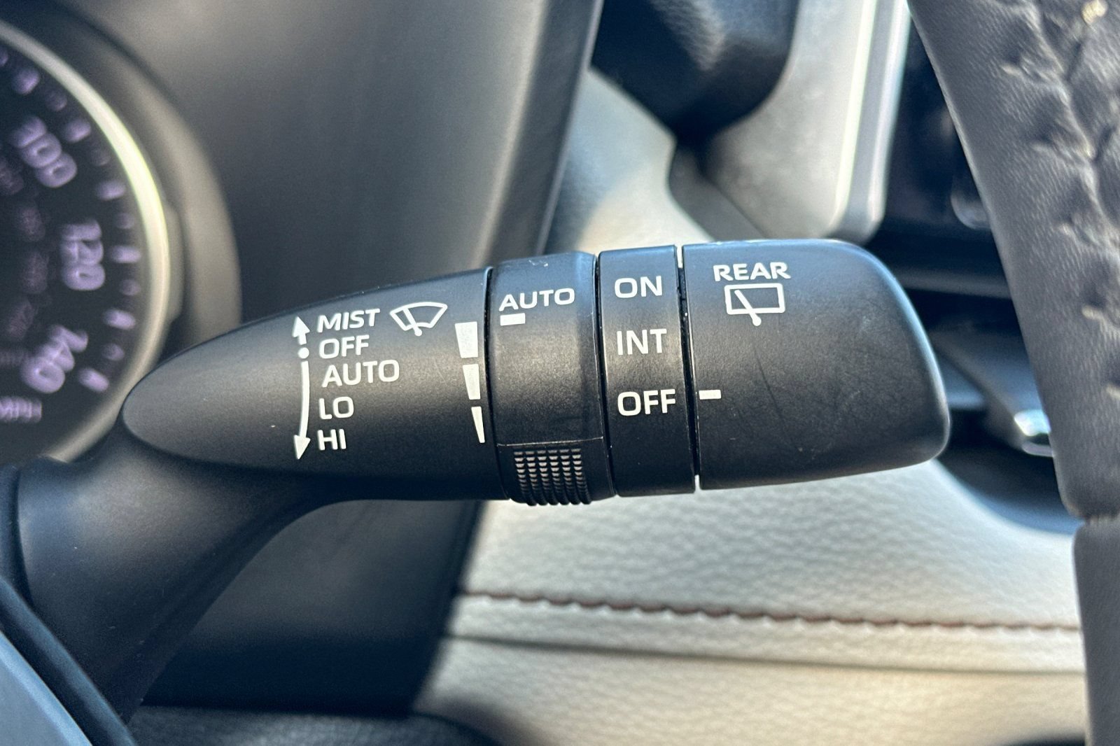 Used 2020 Toyota RAV4 XLE Premium FWD image 37