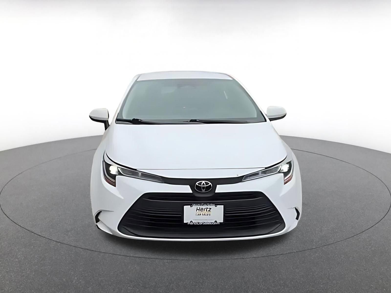 Used 2023 Toyota Corolla LE FWD image 4