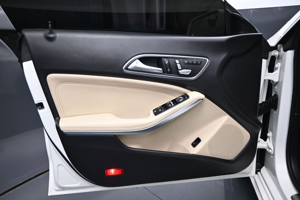 Used 2019 Mercedes-Benz CLA 250 image 10