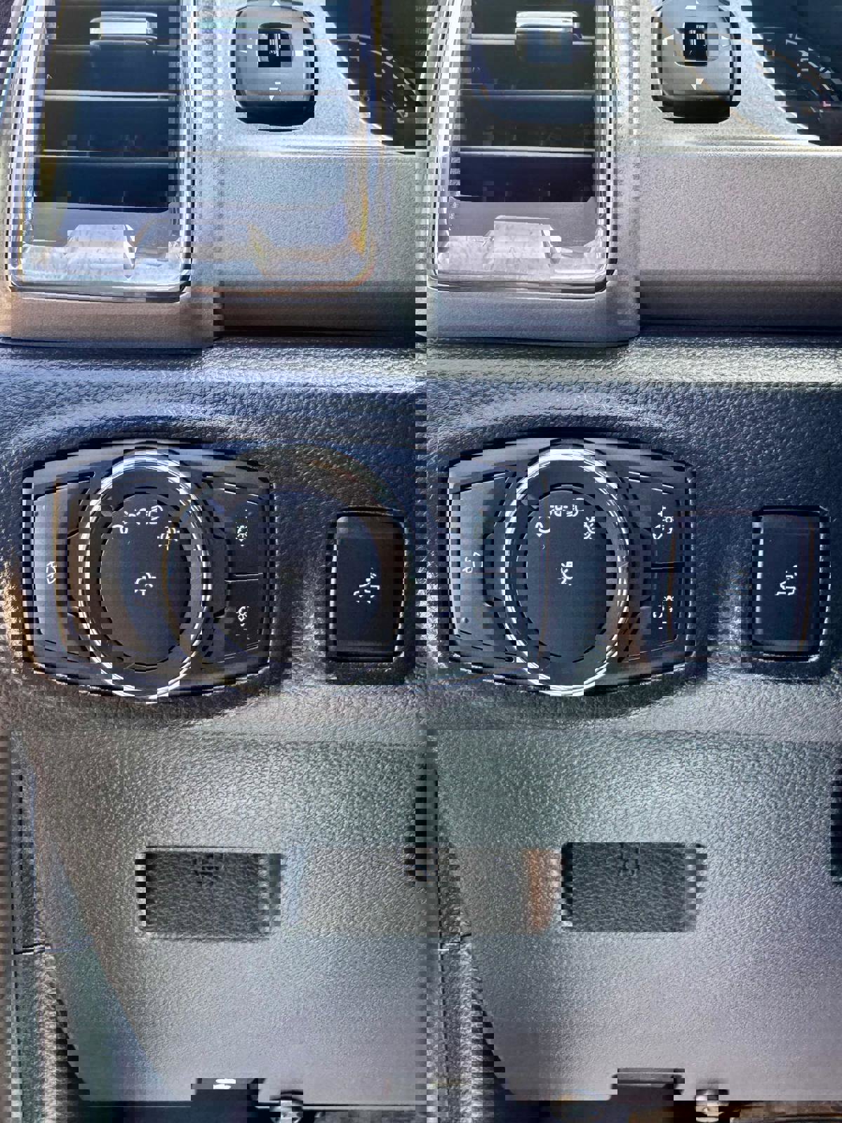 Used 2022 Ford Ranger XLT w/ Equipment Group 301A Mid image 15