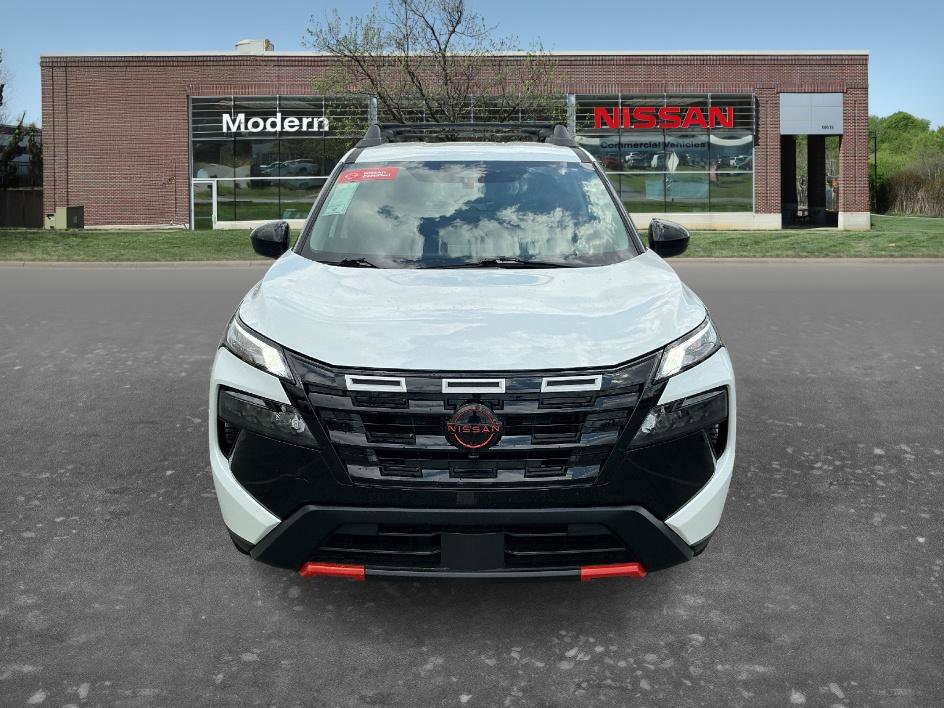 Certified 2025 Nissan Rogue SV AWD/4WD image 6