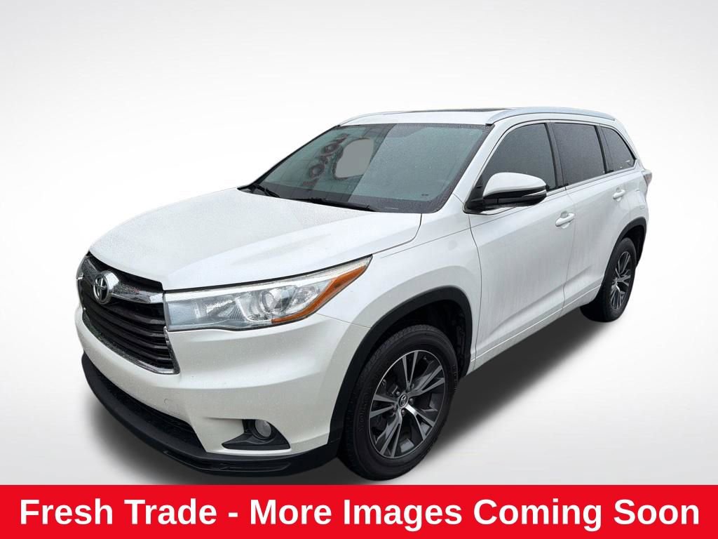 Used 2016 Toyota Highlander XLE FWD image 1