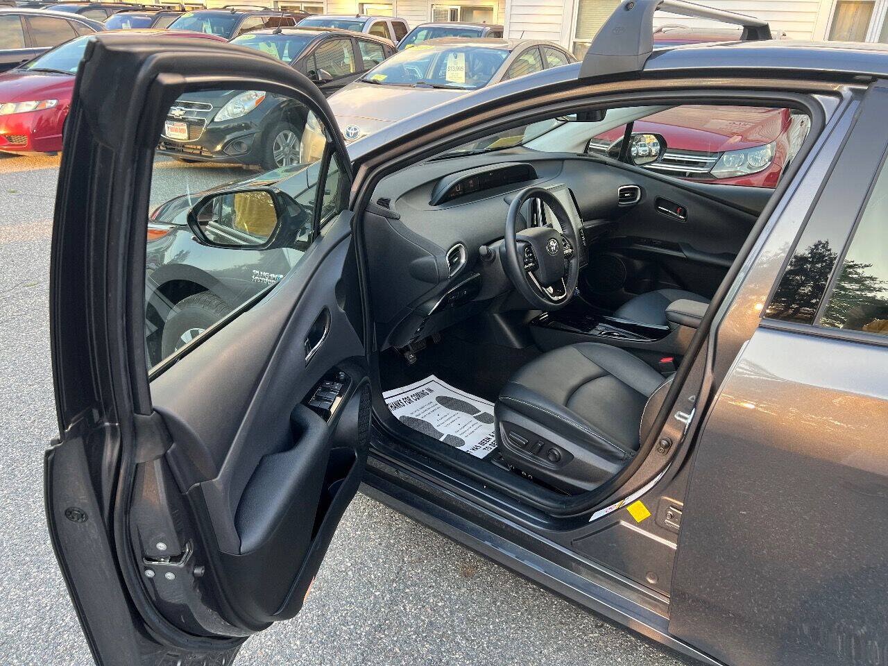 Used 2020 Toyota Prius Prime XLE FWD image 23