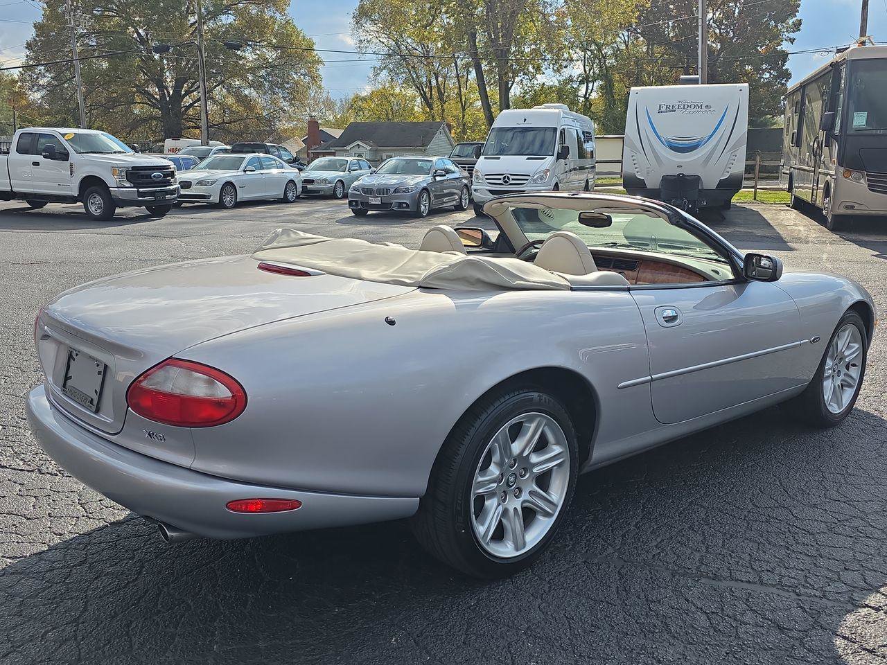 Used 2000 Jaguar XK8 Convertible RWD image 2