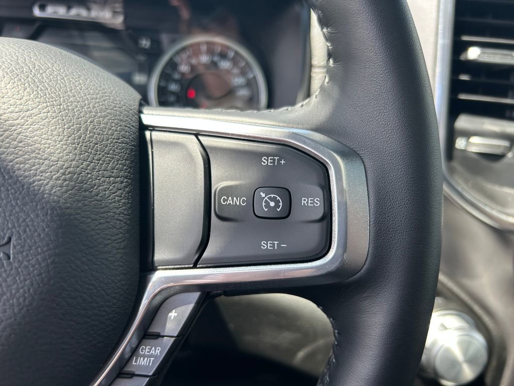 Used 2023 RAM 1500 Laramie AWD/4WD image 18