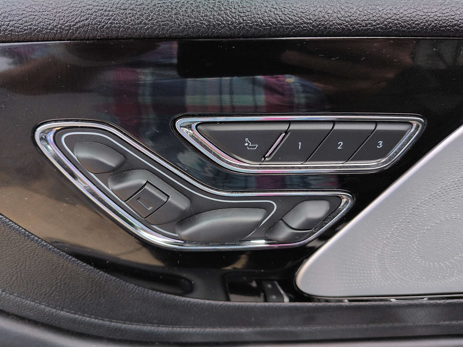 Used 2021 Lincoln Aviator Reserve w/ Equipment Group 202A AWD/4WD image 9