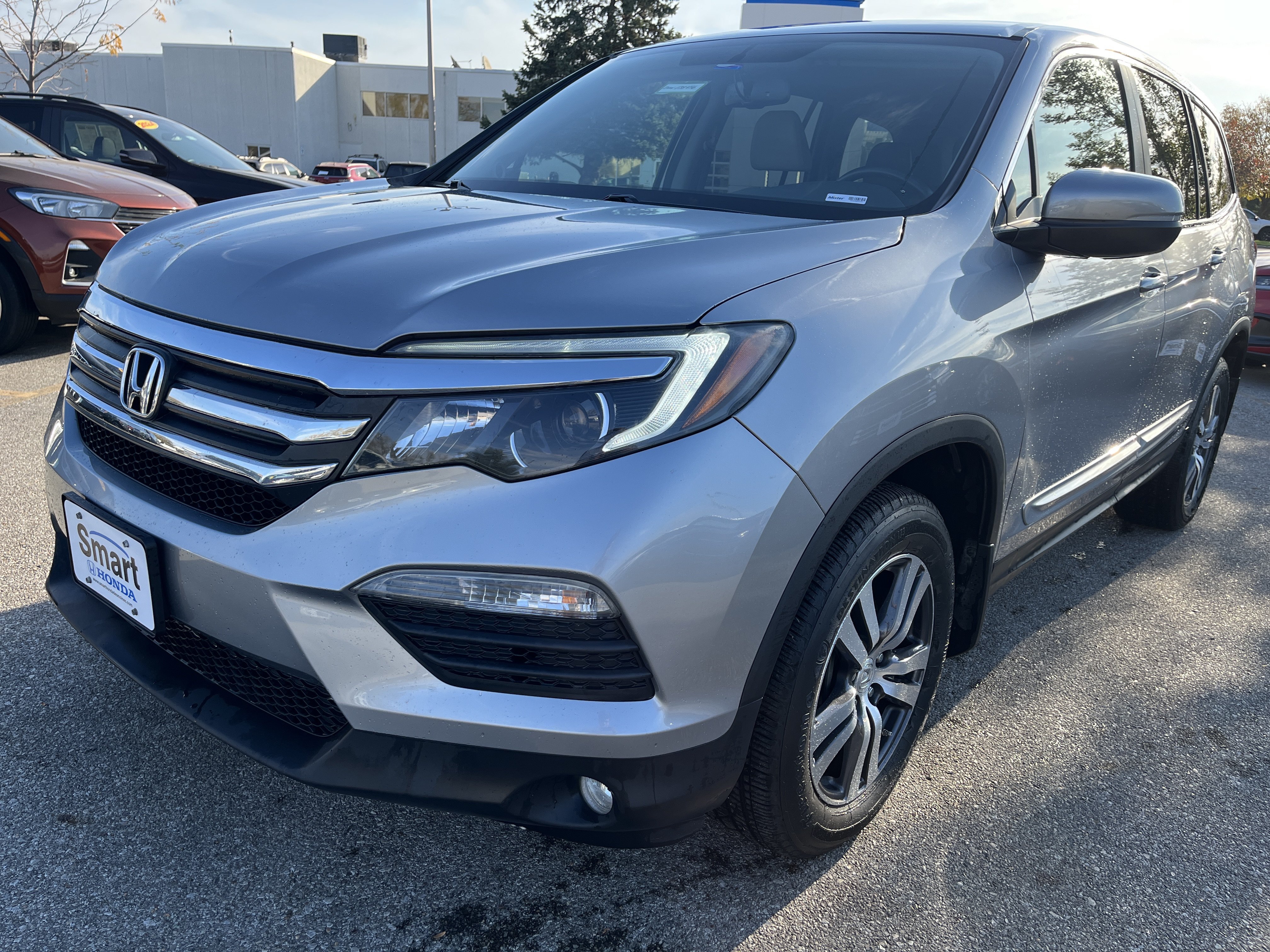 Used 2017 Honda Pilot EX-L image 2