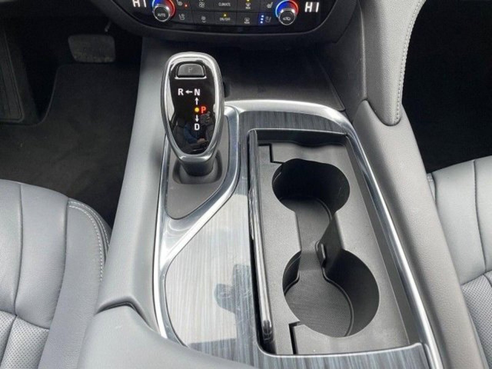 Used 2020 Buick Enclave Premium w/ Surround and Sites Package image 31