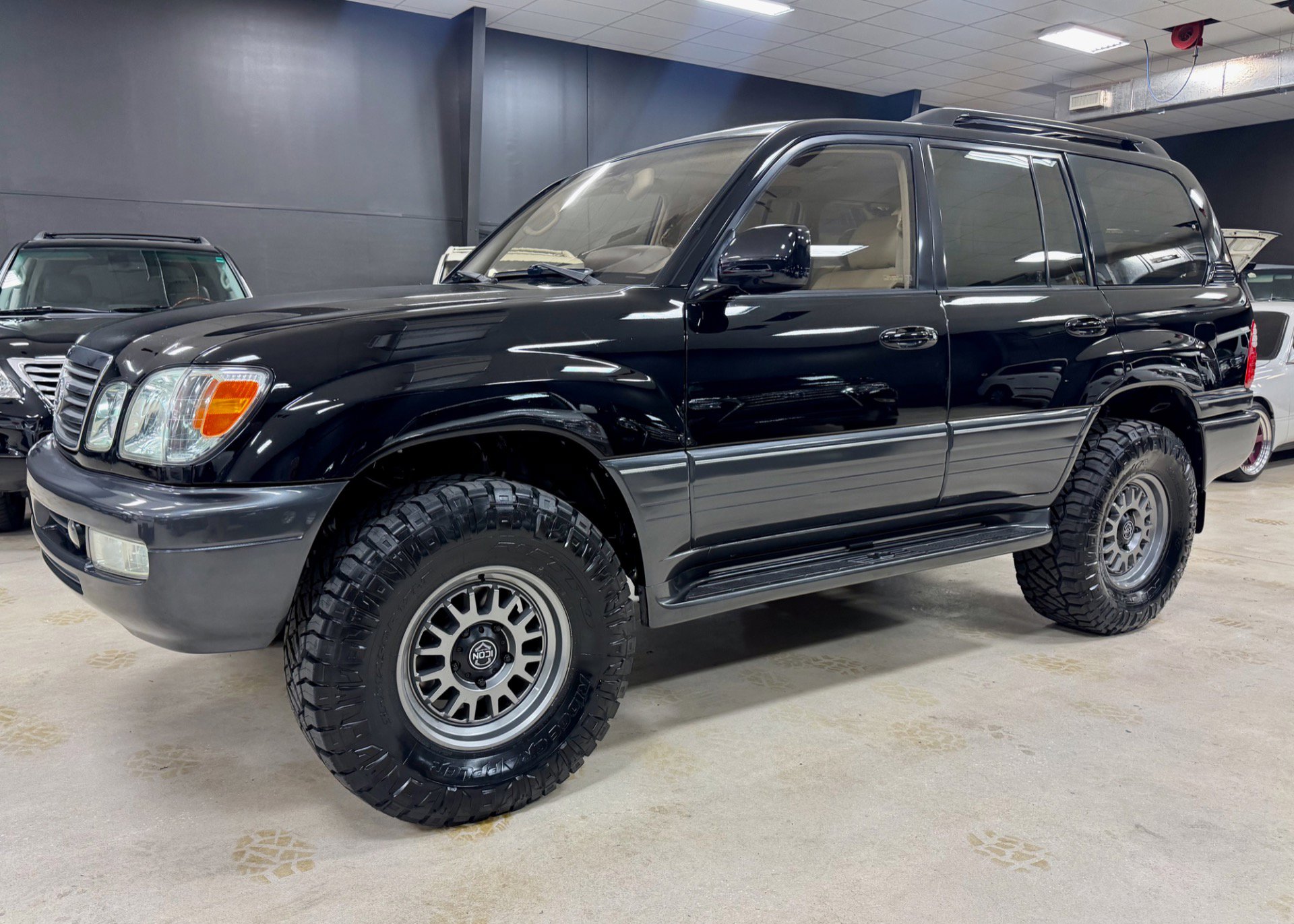 Used 2003 Lexus LX 470 4WD image 1