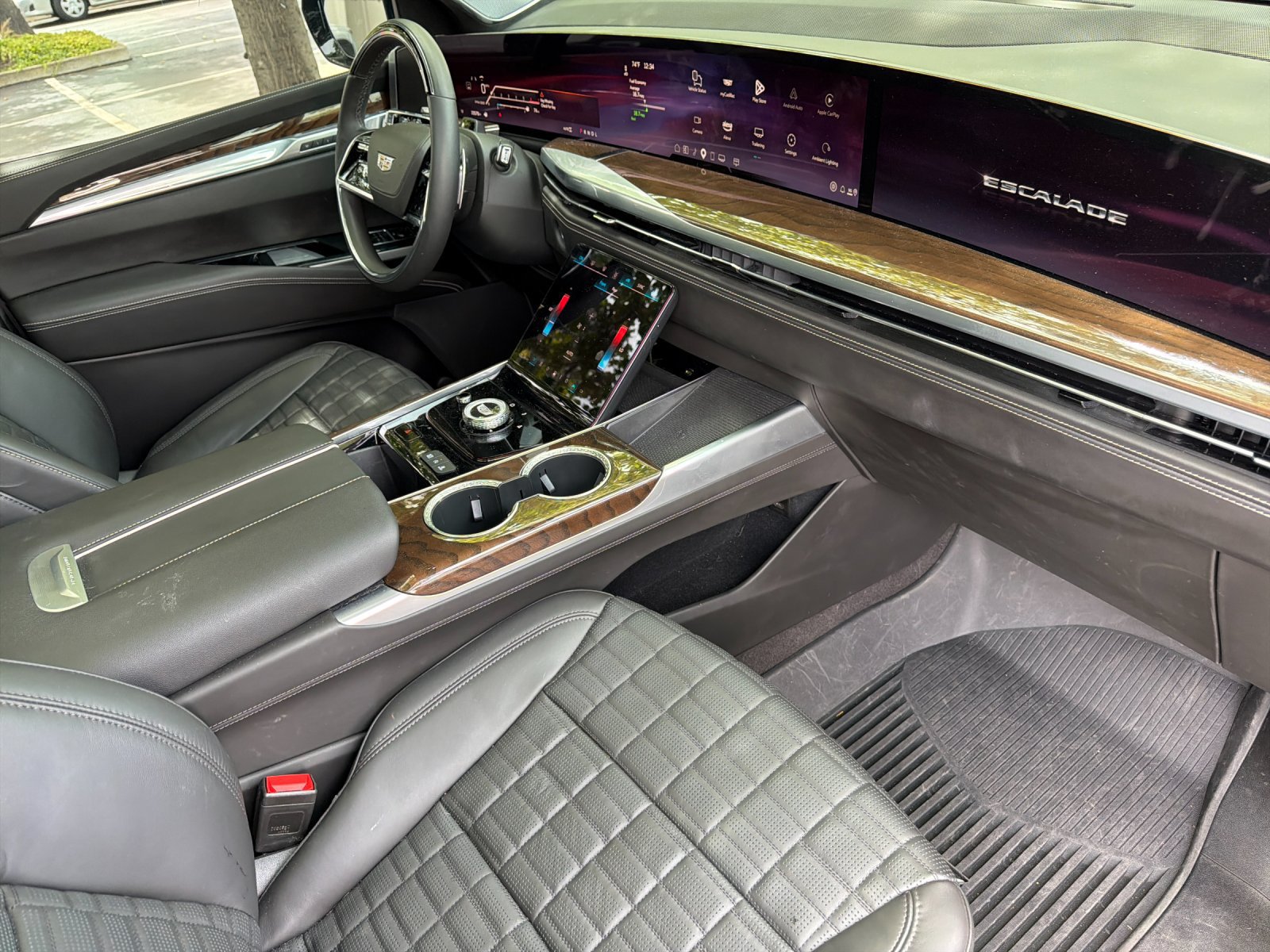Used 2025 Cadillac Escalade ESV Sport Platinum w/ LPO, Floor Liner Package AWD/4WD image 16