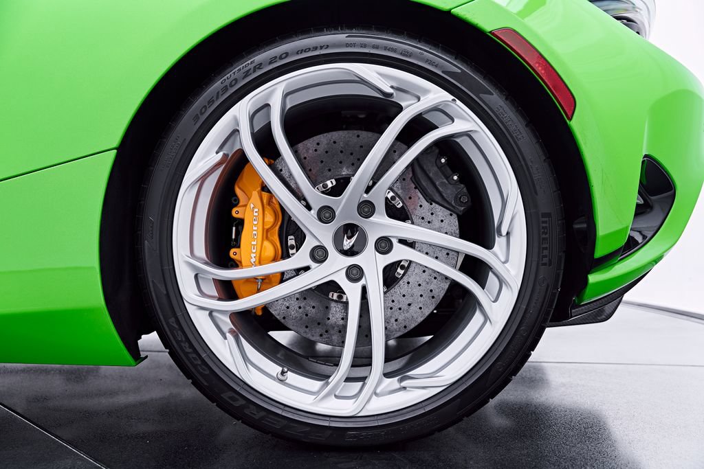 Used 2025 McLaren 750S Spider RWD image 52