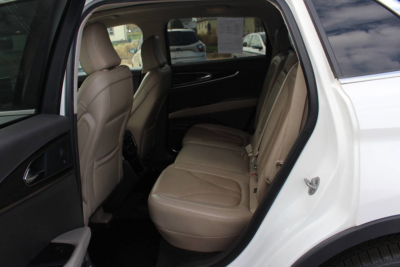 Used 2022 Lincoln Nautilus Reserve w/ Luxury Package image 10