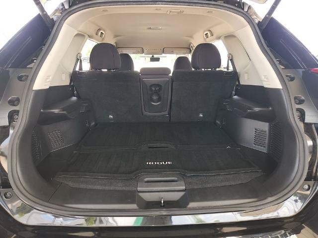 Certified 2018 Nissan Rogue SV w/ Premium Package FWD image 14