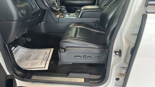 Used 2017 Lincoln Navigator L Select image 11