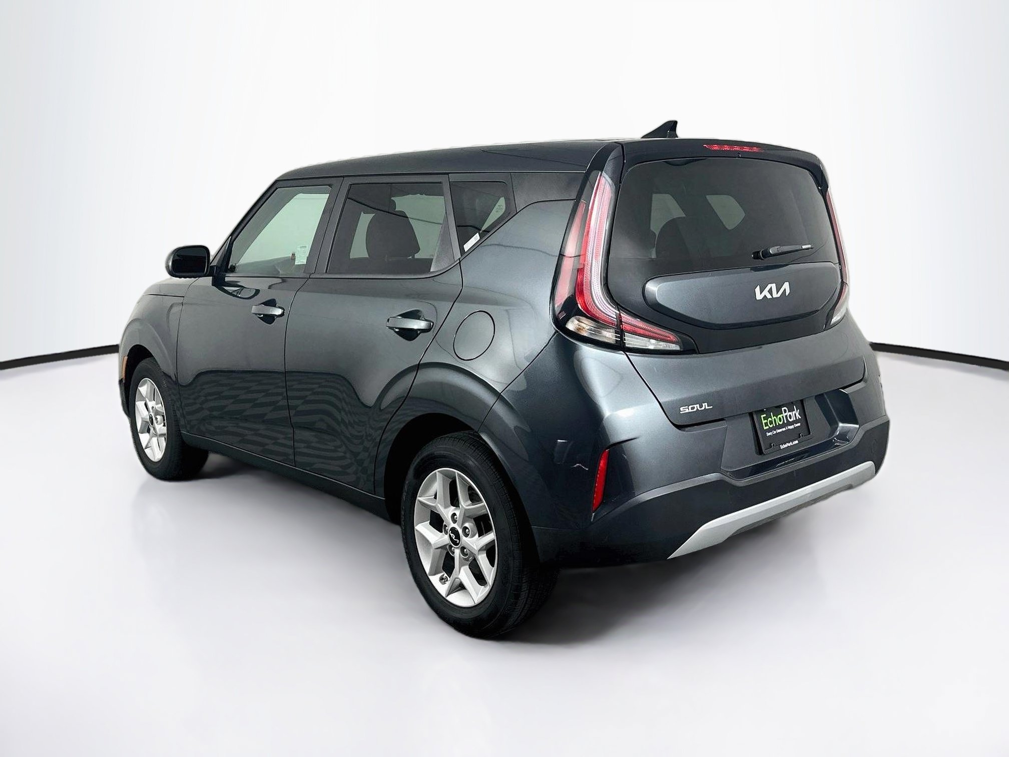 Used 2025 Kia Soul LX w/ LX Technology Package FWD image 5