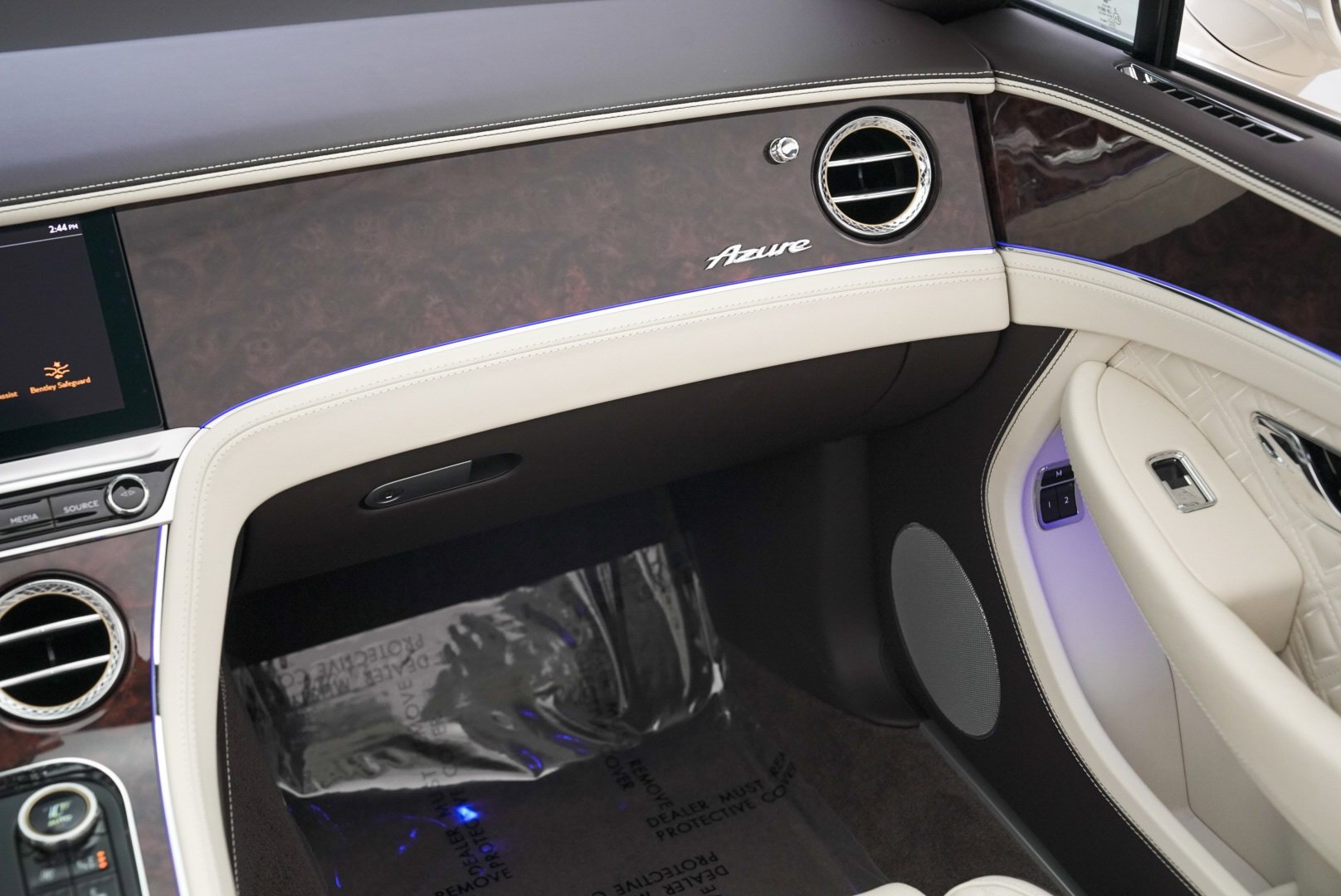 Used 2023 Bentley Continental GT Azure image 38