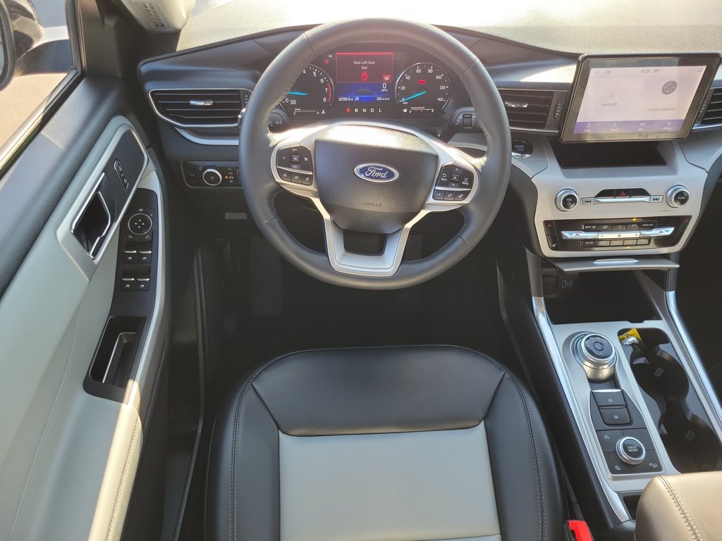 Used 2024 Ford Explorer XLT w/ Equipment Group 202A AWD/4WD image 15
