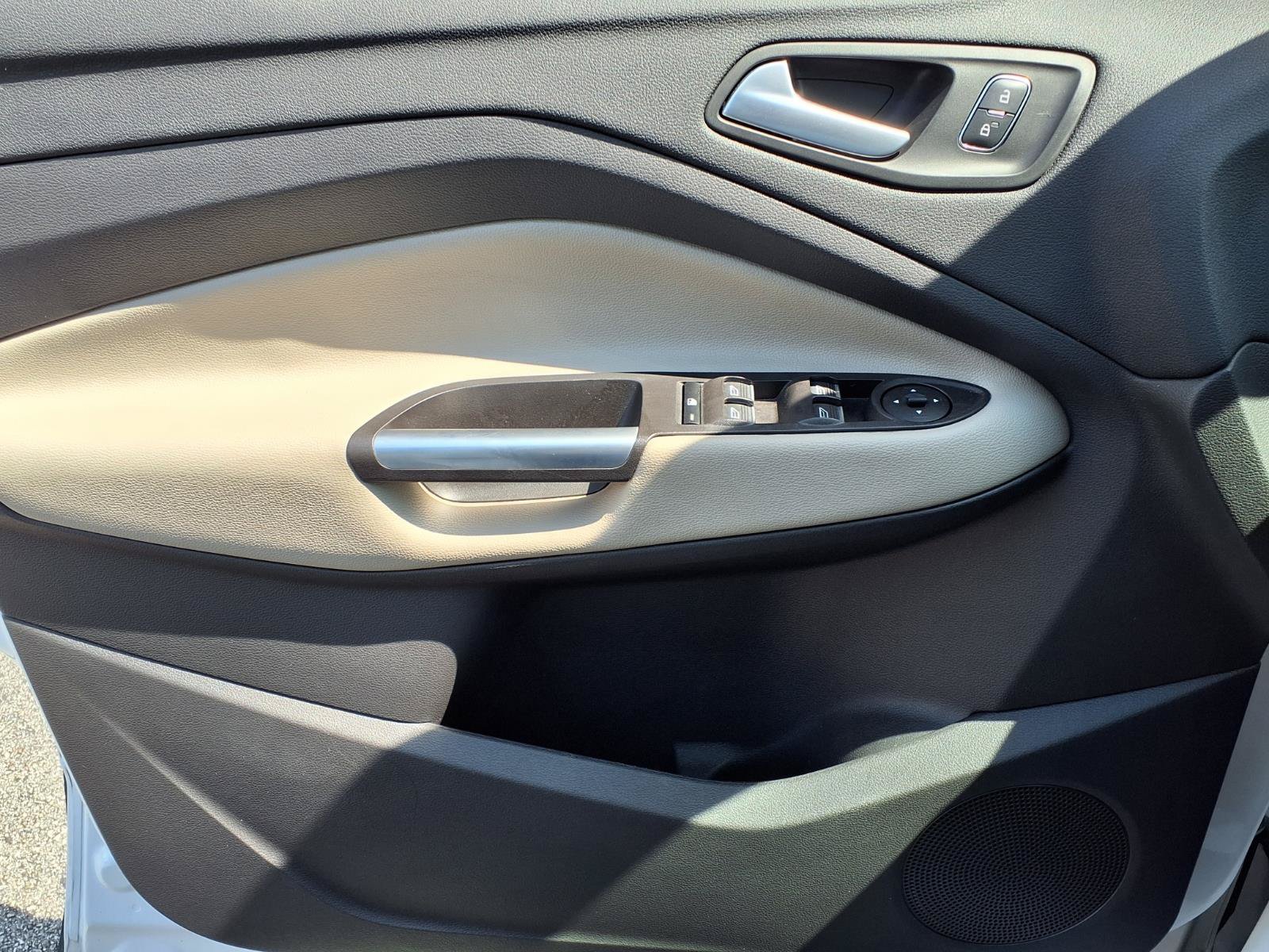 Used 2019 Ford Escape SEL FWD image 17