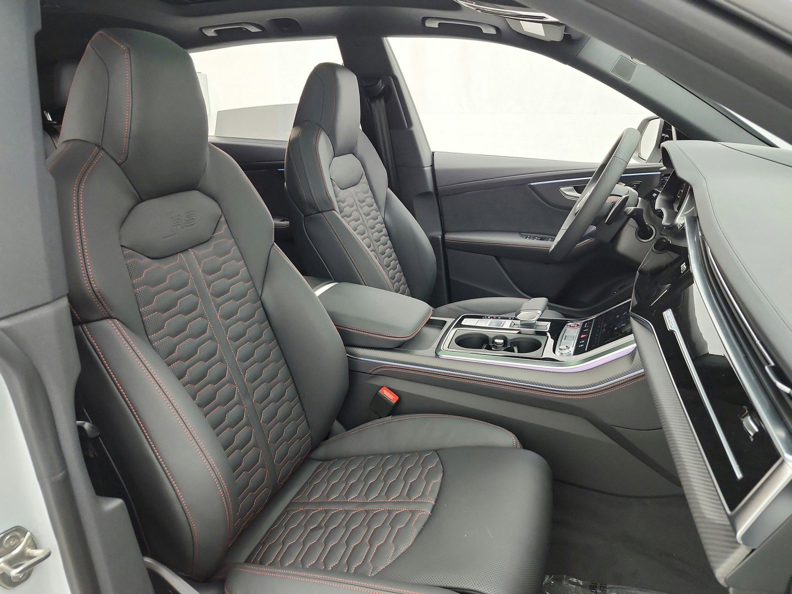 New 2026 Audi RS Q8 performance image 13