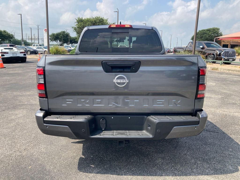 Used 2025 Nissan Frontier SV w/ SV Convenience Package RWD image 6
