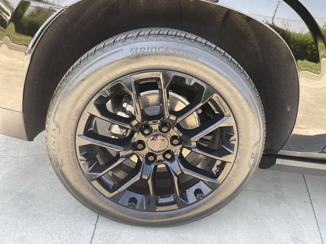 Used 2023 GMC Yukon XL Denali w/ Denali Reserve Package AWD/4WD image 35