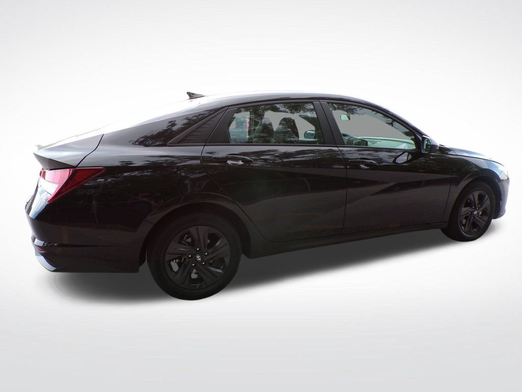 Certified 2022 Hyundai Elantra SEL w/ Convenience Package FWD image 8