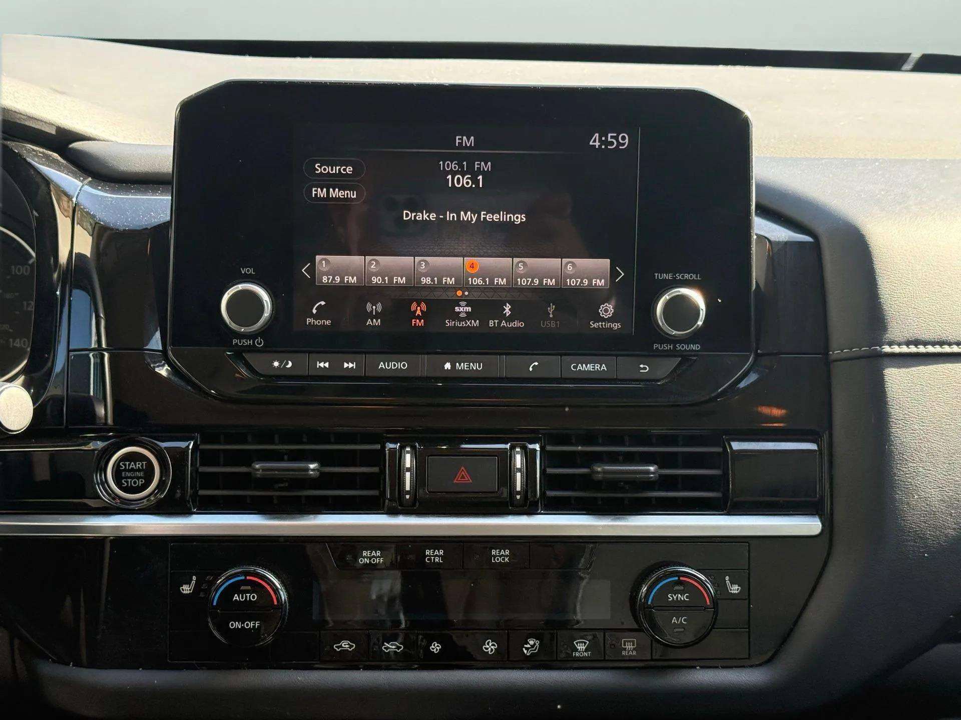 Used 2024 Nissan Pathfinder SV image 33