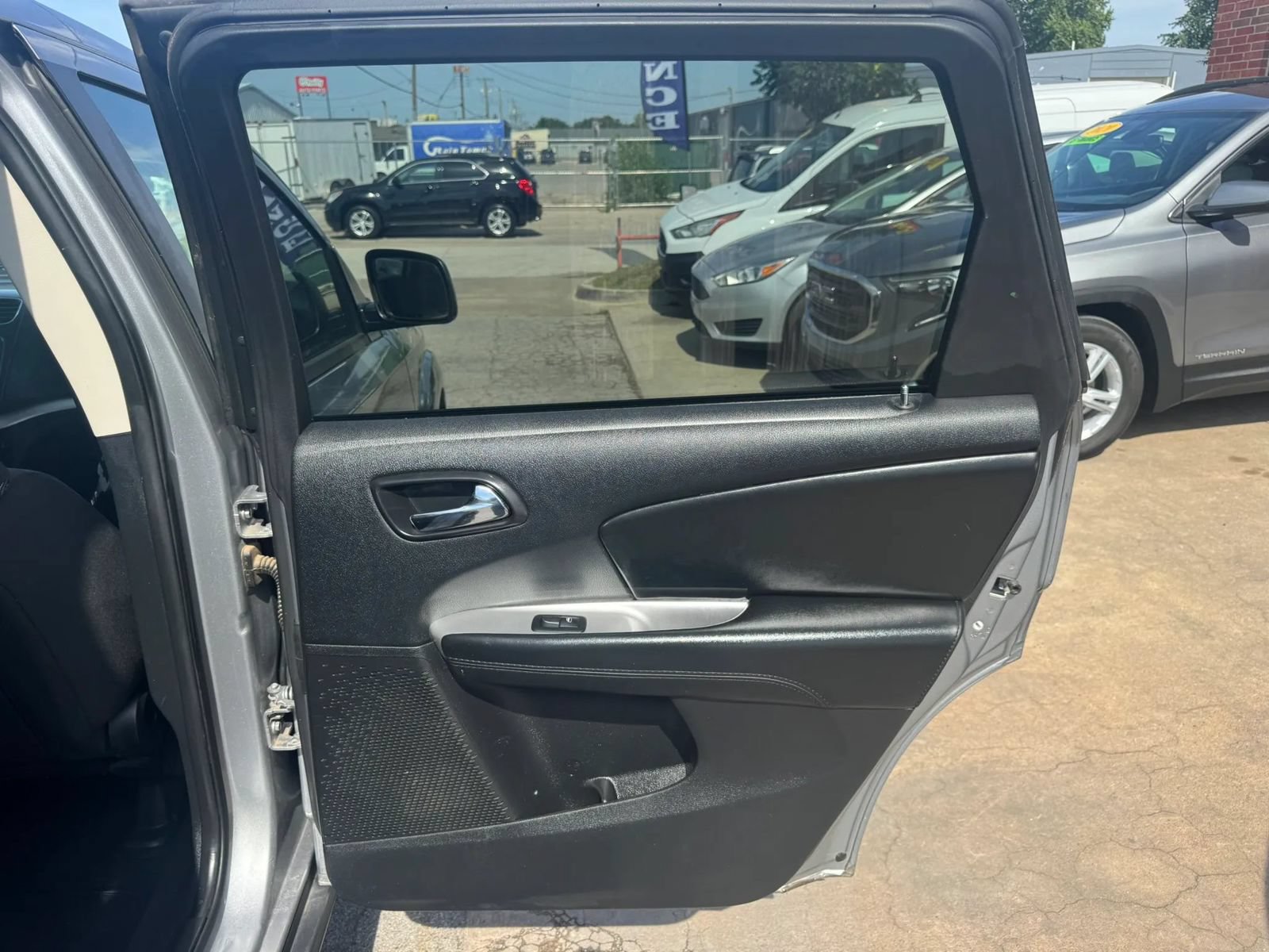 Used 2018 Dodge Journey SE w/ Connectivity Group FWD image 13