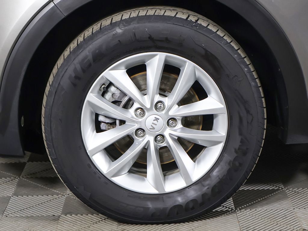 Used 2016 Kia Sorento L FWD image 16